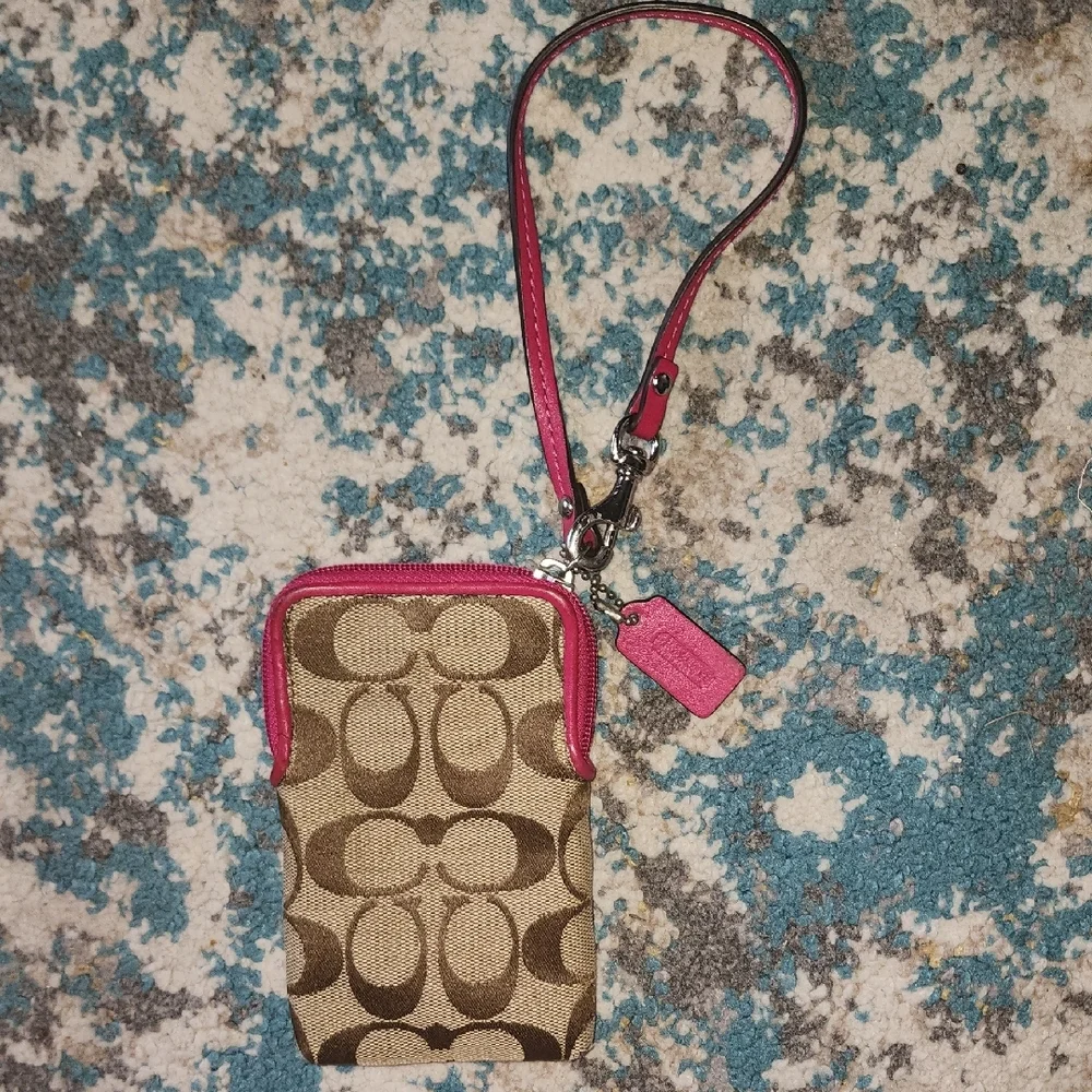 NWOT Coach Brown & Pink Signature Cigarette Camera Case Wristlet With Strap - Picture 7 of 7